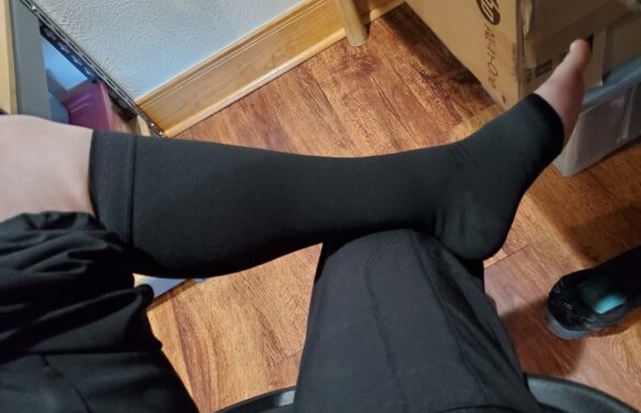 15-20 mmHg Men Knee High Open Toe Compression Socks photo review