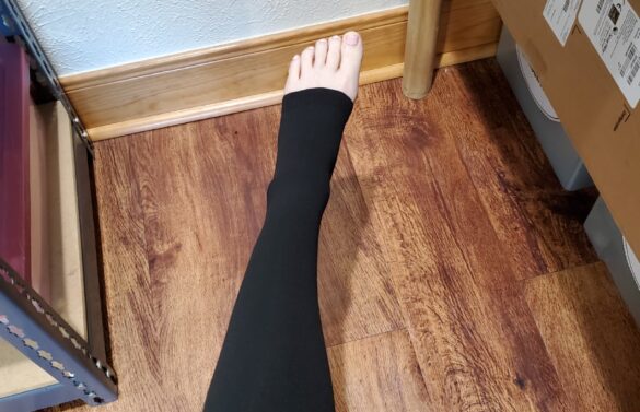 15-20 mmHg Men Knee High Open Toe Compression Socks photo review